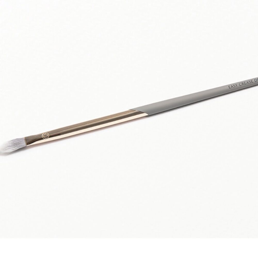 NWT Complex Culture Easy Crease Definer Brush